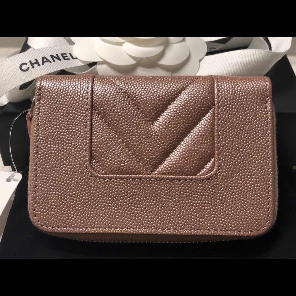 Chanel Iridescent Rose Gold Zip Wallet Card Holder - Picture 3 of 13